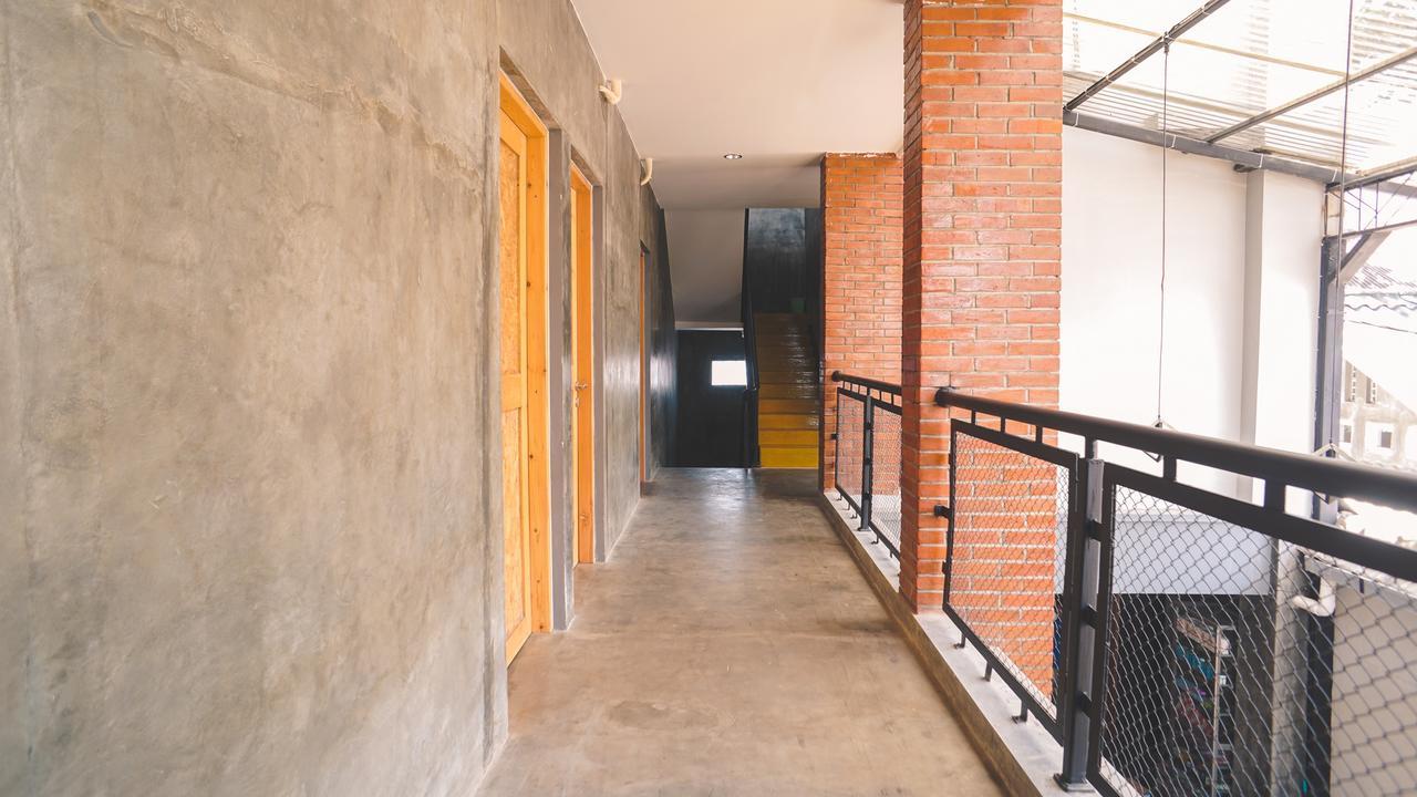 Penak Malioboro Hostel Jogjakarta Buitenkant foto