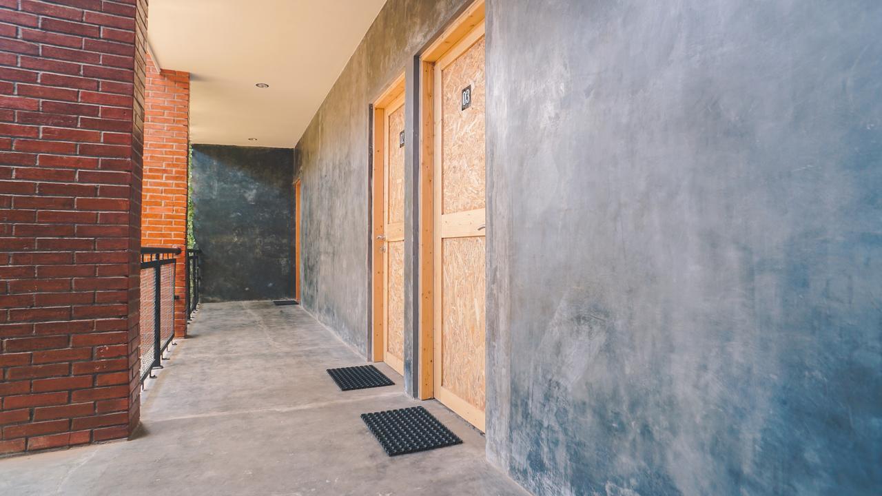 Penak Malioboro Hostel Jogjakarta Buitenkant foto