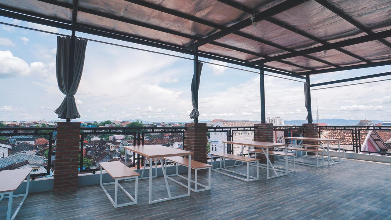 Penak Malioboro Hostel Jogjakarta Buitenkant foto