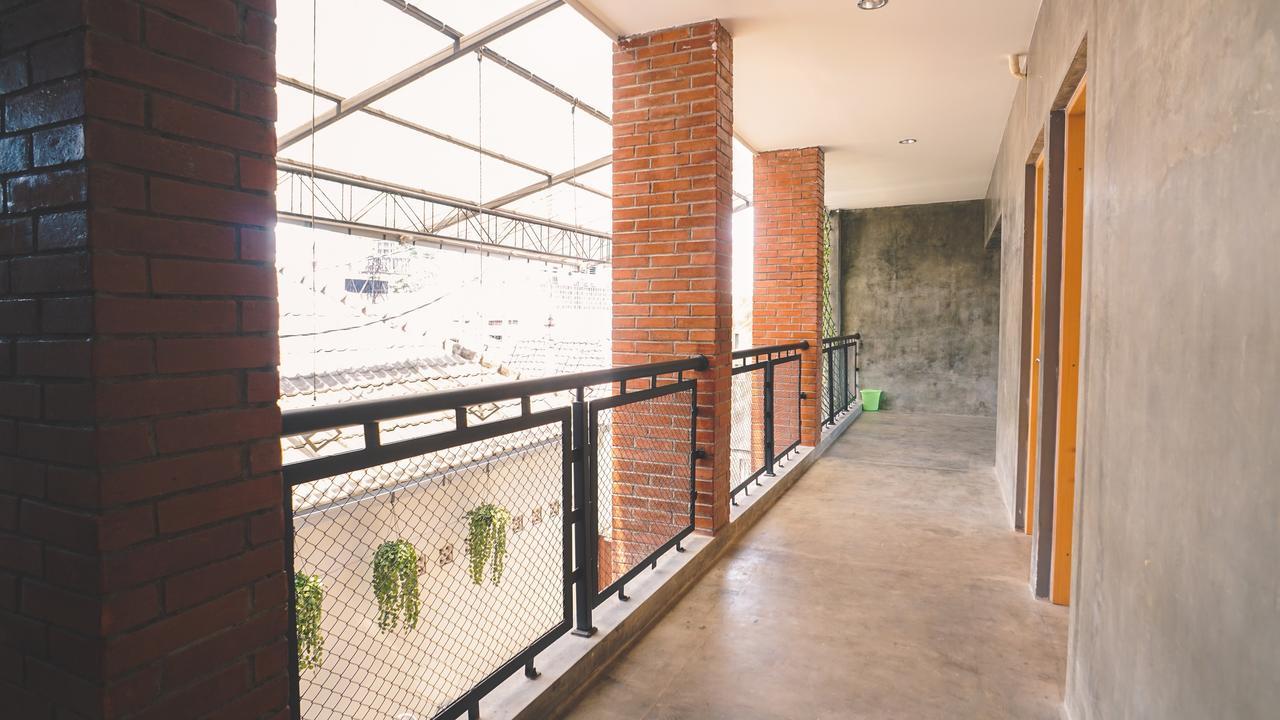 Penak Malioboro Hostel Jogjakarta Buitenkant foto