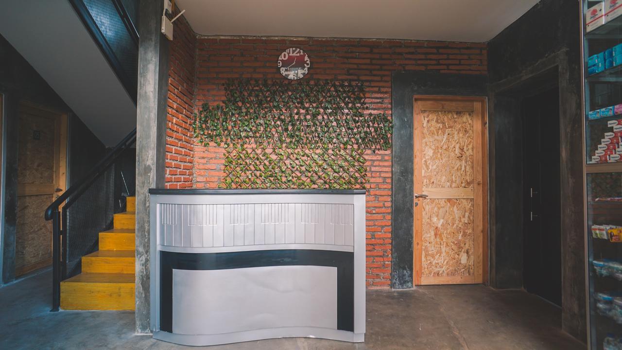 Penak Malioboro Hostel Jogjakarta Buitenkant foto