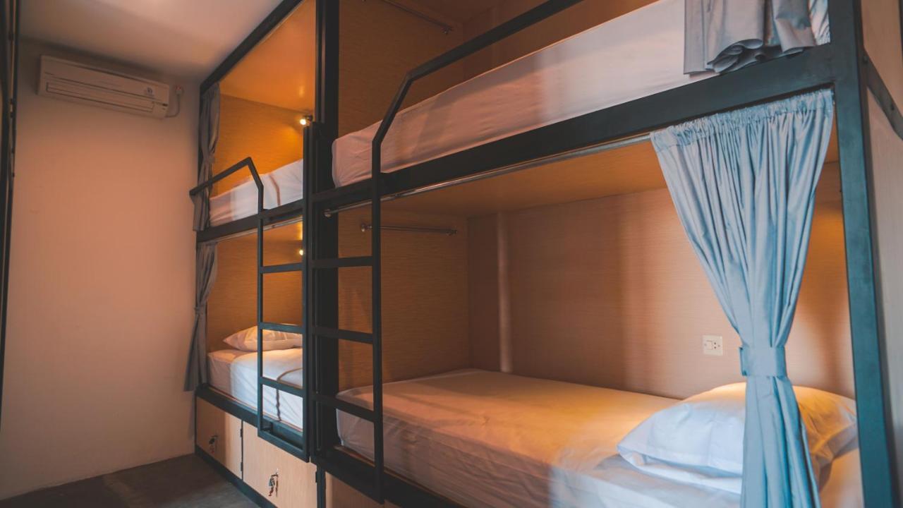 Penak Malioboro Hostel Jogjakarta Buitenkant foto
